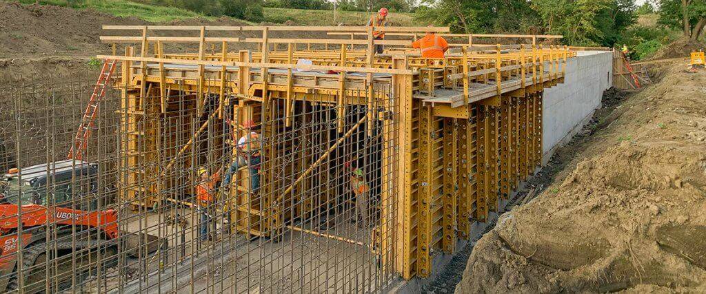 EFCO Formwork at Box Culverts to Divert Water: East Beltway Project - Council Bluffs, IA