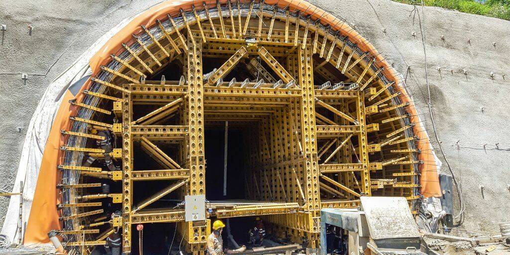 EFCO Formwork at Mulatos Tunnel, Bolombolo, Antioquia, Colombia