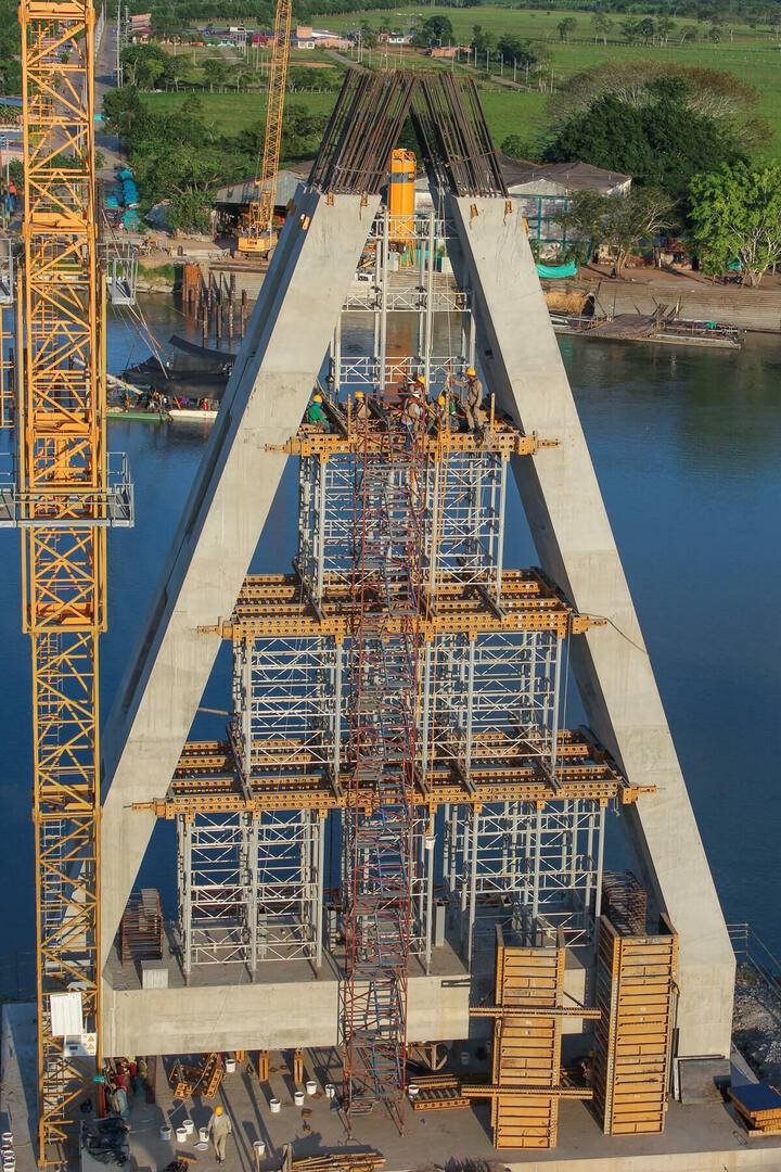 EZBRIDGESP16CONCREARMADO3 EFCO Forms