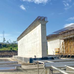 PLATE GIRDER® formwork usedto cast the base, monolithic walls, and slab edge of the roof