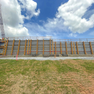 The E-BEAM & SUPER STUD system’s adaptability allowed for the formwork to be easily reconfigured to match the varied heights of the walls, ranging in height from 13' to 18'.