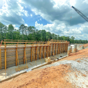 The E-BEAM & SUPER STUD system’s adaptability allowed for the formwork to be easily reconfigured to match the varied heights of the walls, ranging in height from 13' to 18'.